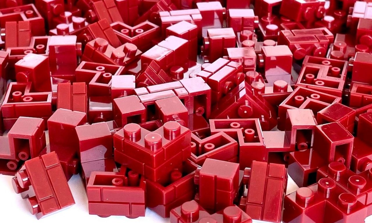 rote Klemmbausteine von Penny Bricks