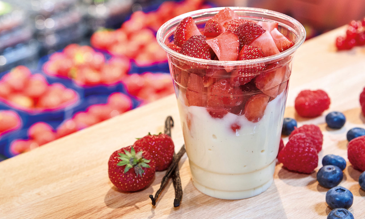 Joghurt mit Erdbeeren im Marktkauf Nientied 