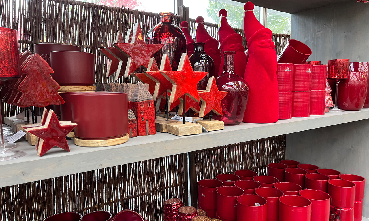 Rote Weihnachtsdeko der Gärtnerei Schulze Eckel